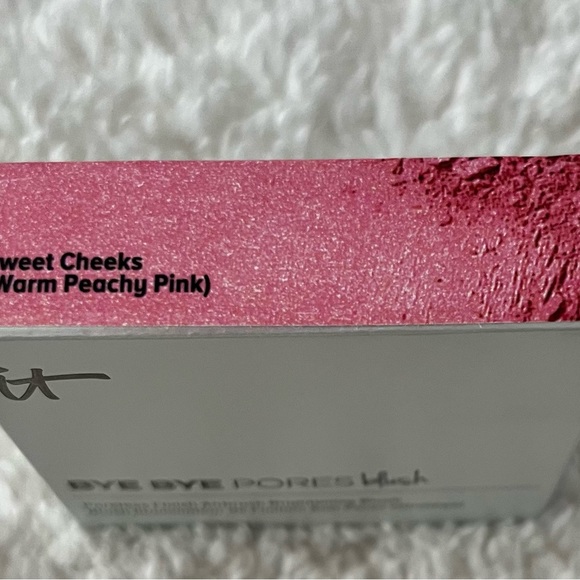 It Cosmetics BY BYE PORES BLUSH SWEET CHEEKS NIB Discounted Shipping - Picture 1 of 6